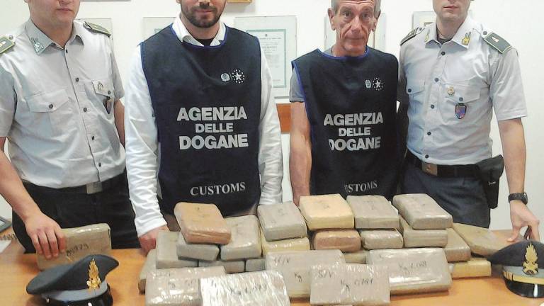 Polvere bianca per sei milioni di euro Polvere bianca per sei milioni di euro