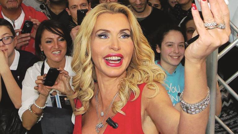 Valeria Marini, la sorpresa più dolce Valeria Marini, la sorpresa più dolce