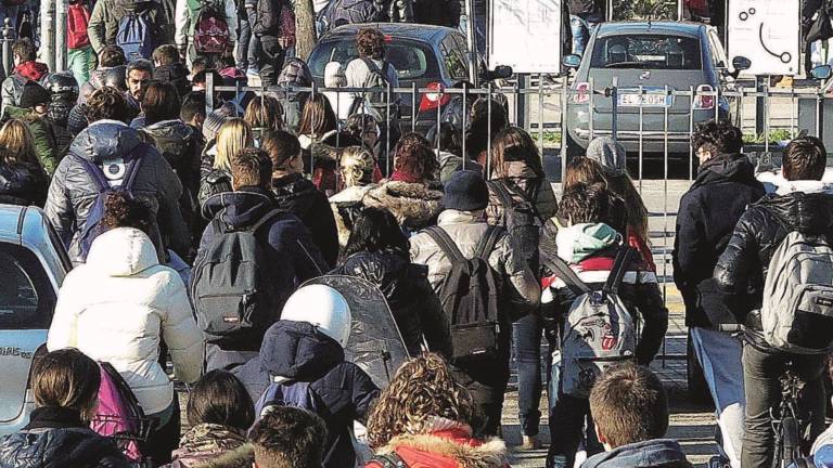 Emergenza scuola, mancano i presidi Emergenza scuola, mancano i presidi