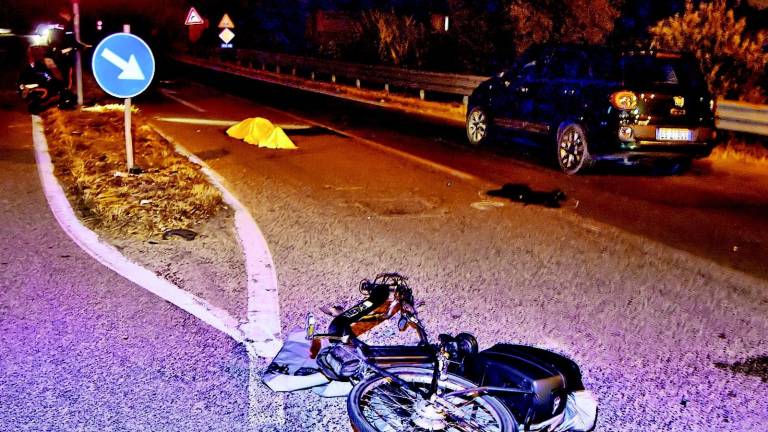 Muore sulla bici elettrica all'incrocio Muore sulla bici elettrica all'incrocio