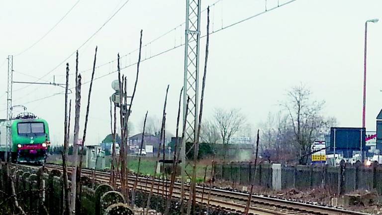 Maltempo, fulmine colpisce un locomotore: treni in ritardo Maltempo, fulmine colpisce un locomotore: treni in ritardo