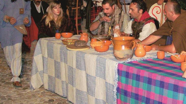 La pace fra Celti e Romani si festeggia a calici alzati La pace fra Celti e Romani si festeggia a calici alzati
