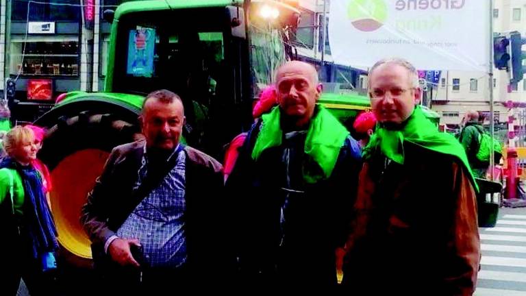Agricoltori cesenati in protesta a Bruxelles Agricoltori cesenati in protesta a Bruxelles