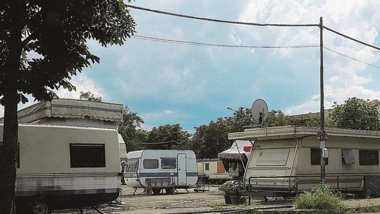 Campi nomadi, subito bagarre da Pd e Lega Campi nomadi, subito bagarre da Pd e Lega