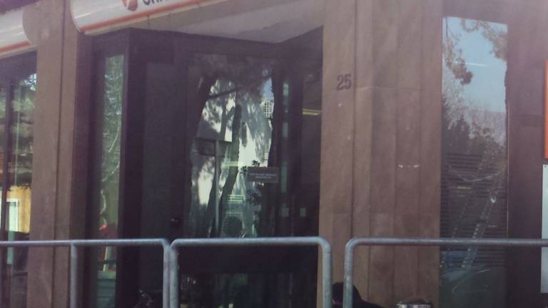 Bancomat fatto saltare in viale Roma Bancomat fatto saltare in viale Roma