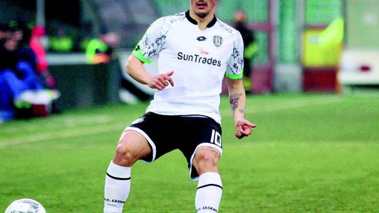 Il Cesena passa ad Avellino grazie alla doppietta di Falco Il Cesena passa ad Avellino grazie alla doppietta di Falco