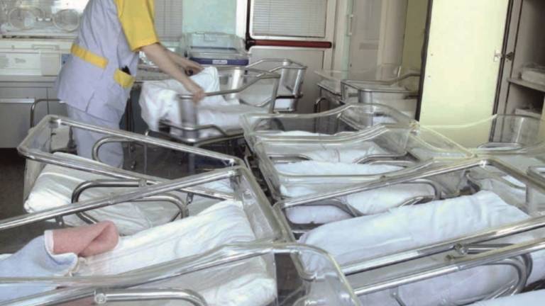 Riccione, in pronto soccorso per mal di pancia scopre di essere incinta Riccione, in pronto soccorso per mal di pancia scopre di essere incinta