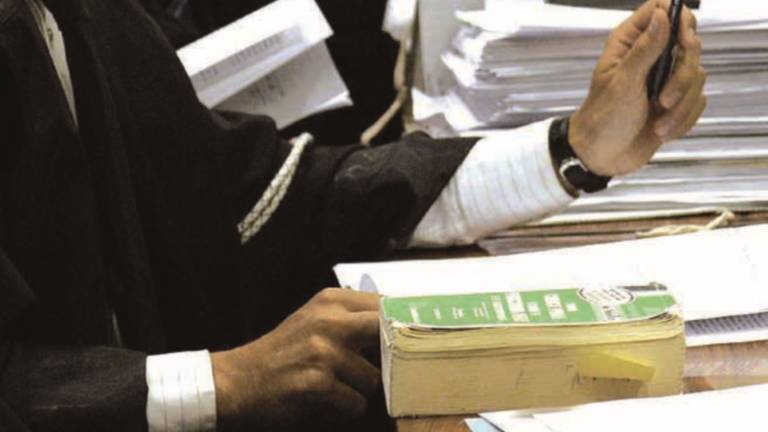 Falsa sentenza, indagati due avvocati Falsa sentenza, indagati due avvocati