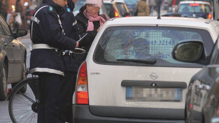 Blocco del traffico, domenica a piedi Blocco del traffico, domenica a piedi
