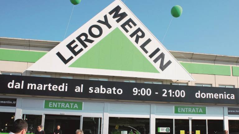 Cerca di rubare una smerigliatrice Cerca di rubare una smerigliatrice