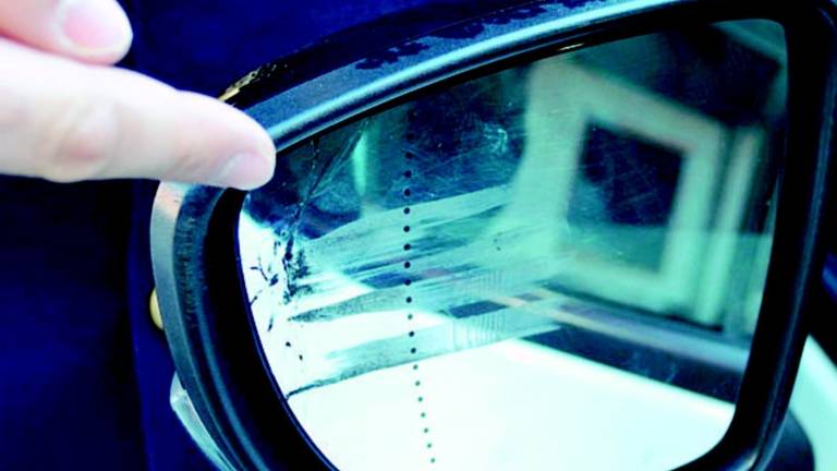 Forlì, tenta truffa dello specchietto: denunciato Forlì, tenta truffa dello specchietto: denunciato