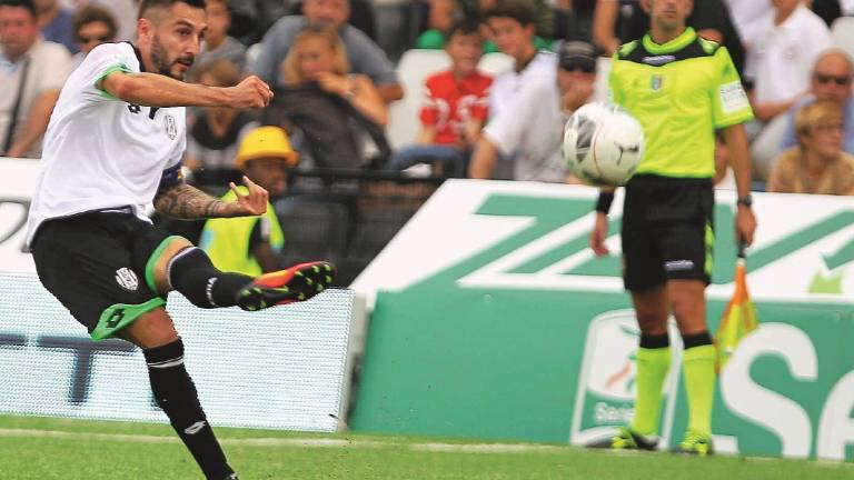 Cesena raggiunto dall'Ascoli all'ultima curva Cesena raggiunto dall'Ascoli all'ultima curva