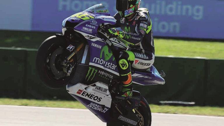 Valentino Rossi torna alla vittoria Valentino Rossi torna alla vittoria
