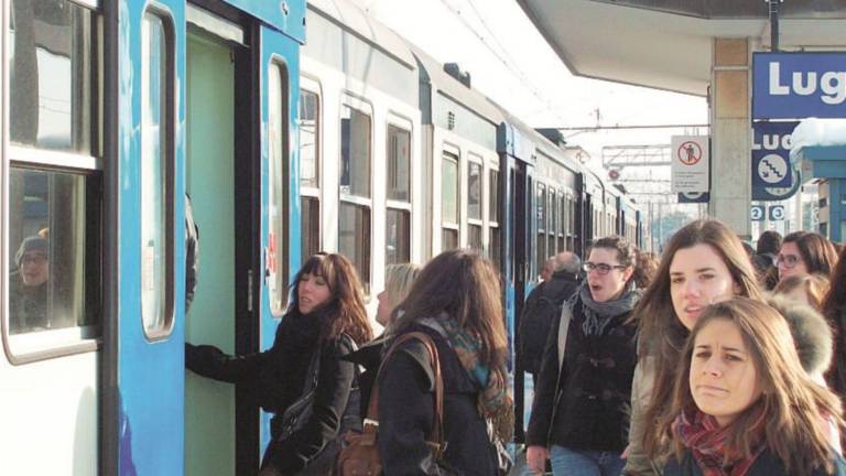 Treni, nuove tariffe e risparmi per i pendolari Treni, nuove tariffe e risparmi per i pendolari