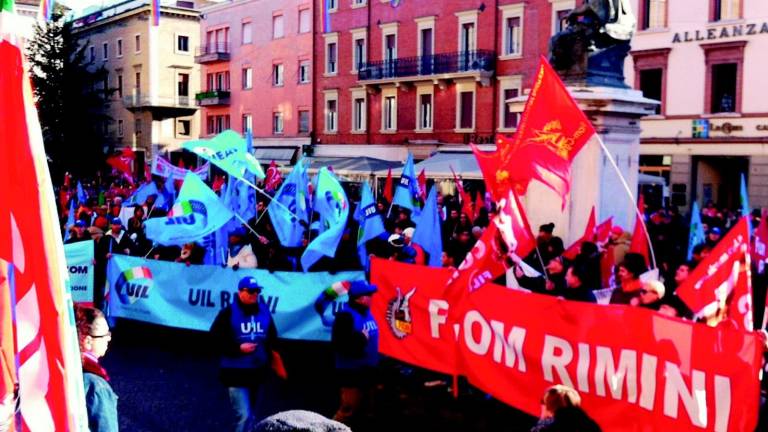 Contro il Jobs Act sfilano in duemila Contro il Jobs Act sfilano in duemila