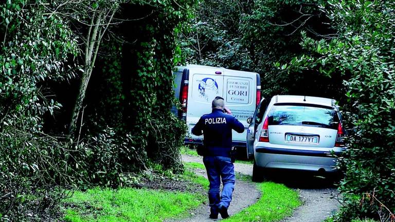 Trovato cadavere vicino al suo terreno Due tragedie simili per madre e fratello Trovato cadavere vicino al suo terreno Due tragedie simili per madre e fratello