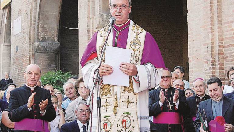 Il vescovo ringrazia il Papa, i parroci che non mollano e chi paga le tasse Il vescovo ringrazia il Papa, i parroci che non mollano e chi paga le tasse