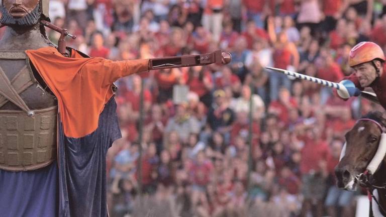 Una rotonda per il Palio del Niballo Una rotonda per il Palio del Niballo
