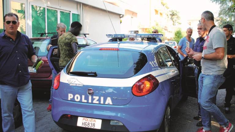Dal bagnino il deposito degli abusivi Dal bagnino il deposito degli abusivi