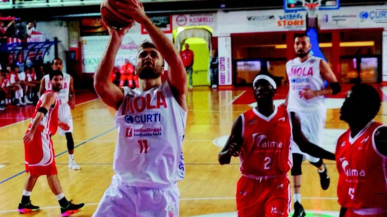Basket, denunciati sette tifosi dell'Andrea Costa Basket, denunciati sette tifosi dell'Andrea Costa