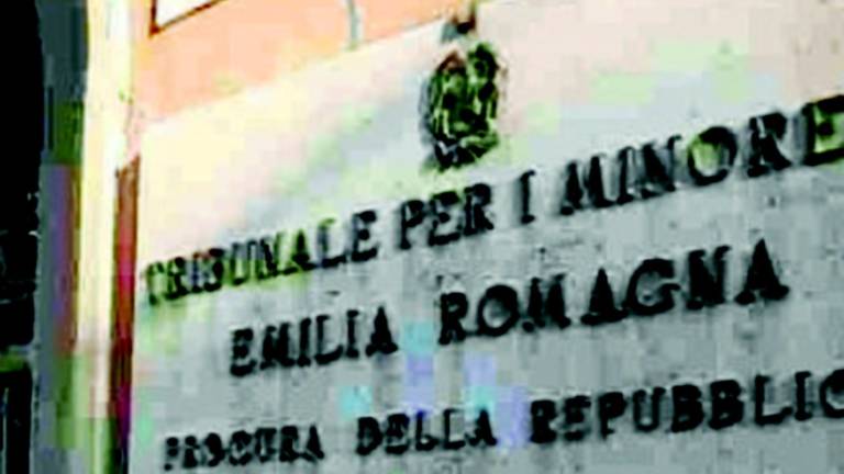 Stuprato dal cugino per una moto Stuprato dal cugino per una moto