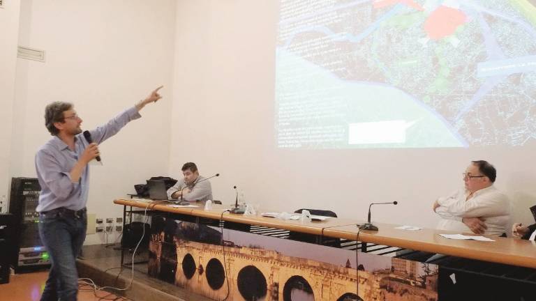 Ponte di Tiberio senz'auto: il Borgo promuove la rivoluzione Ponte di Tiberio senz'auto: il Borgo promuove la rivoluzione