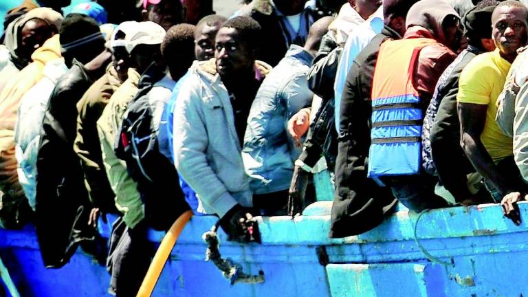 Profughi, nuovi numerosi sbarchi. La Regione al Governo: Si tenga conto dell'emergenza alluvione Profughi, nuovi numerosi sbarchi. La Regione al Governo: Si tenga conto dell'emergenza alluvione