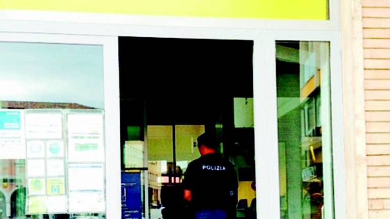 Tentano la truffa alle poste di Piazza della Libertà Tentano la truffa alle poste di Piazza della Libertà