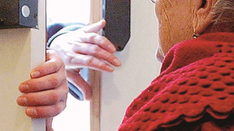 Rimini, si finge amica della figlia e svuota la cassaforte di una pensionata Rimini, si finge amica della figlia e svuota la cassaforte di una pensionata