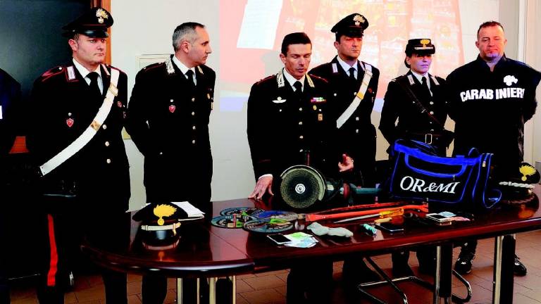 Arrestati in flagrante subito dopo il furto Arrestati in flagrante subito dopo il furto