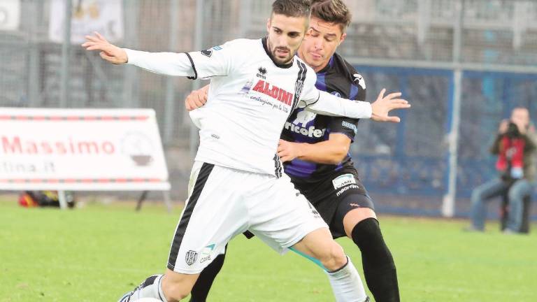Cesena subito esplosivo a Varese Cesena subito esplosivo a Varese