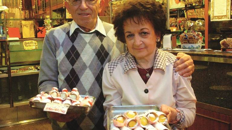 Chiude la storica pasticceria Calderoni Chiude la storica pasticceria Calderoni
