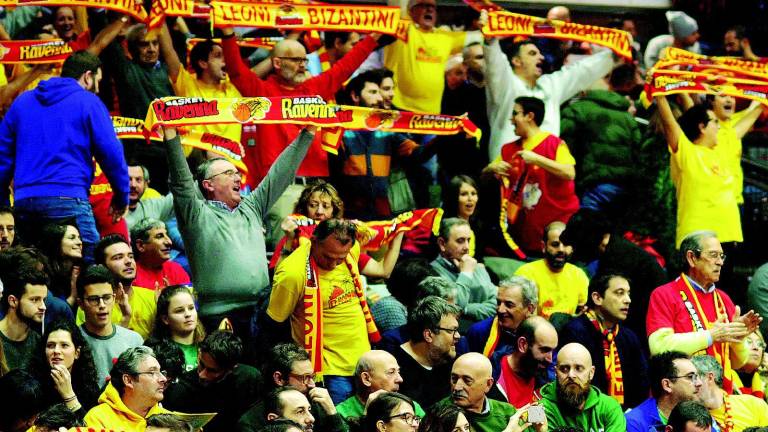 Basket, partita la prevendita biglietti per OraSì Ravenna-Roseto Basket, partita la prevendita biglietti per OraSì Ravenna-Roseto