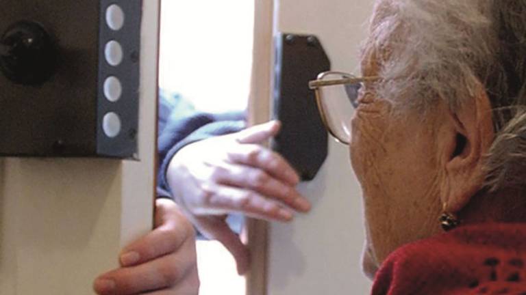 Cesena, truffa agli anziani usando il nome della farmacia: Verremo a casa per il test dell'udito Cesena, truffa agli anziani usando il nome della farmacia: Verremo a casa per il test dell'udito