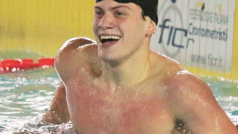 Sabbioni si prende l'oro dei 50 dorso Sabbioni si prende l'oro dei 50 dorso