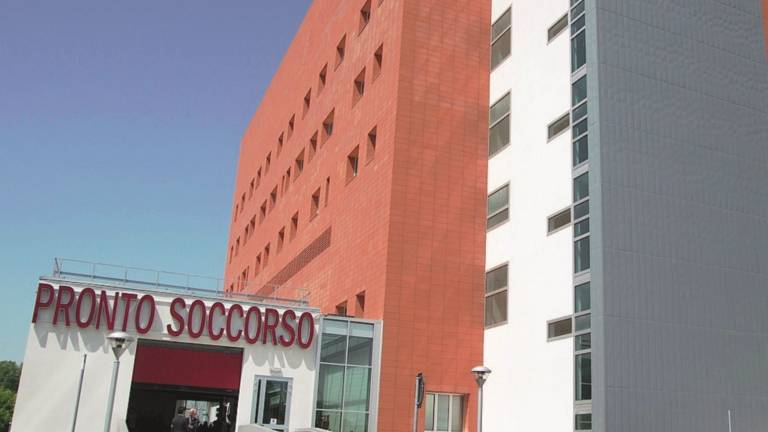 Boom di casi a Ravenna, Medicina raddoppia i posti letto Covid Boom di casi a Ravenna, Medicina raddoppia i posti letto Covid