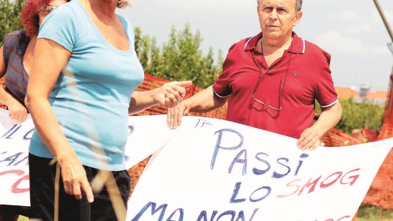 Iniziati i lavori: comitato in protesta Iniziati i lavori: comitato in protesta