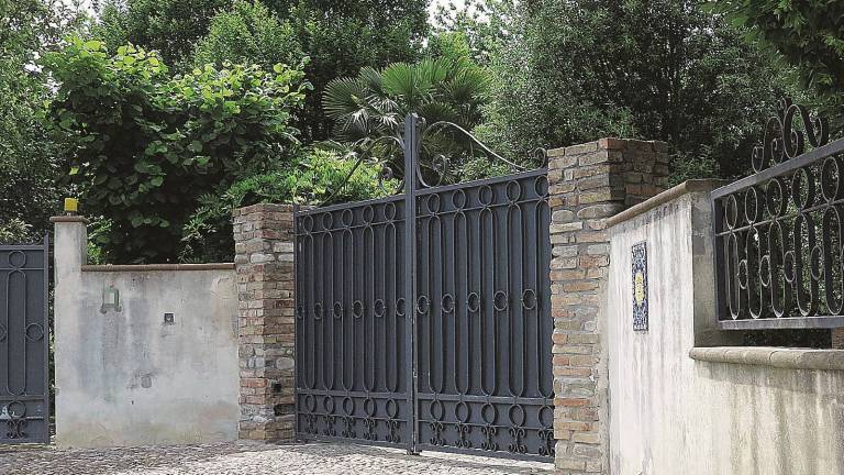 Restituiti i beni sequestrati alla Miss. La ditta nel frattempo è andata a rotoli Restituiti i beni sequestrati alla Miss. La ditta nel frattempo è andata a rotoli
