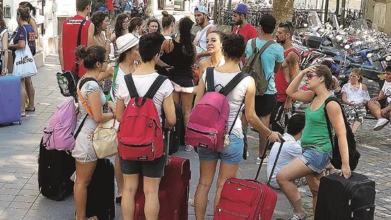 Turismo, 16 milioni di pernottamenti nel 2017 Turismo, 16 milioni di pernottamenti nel 2017