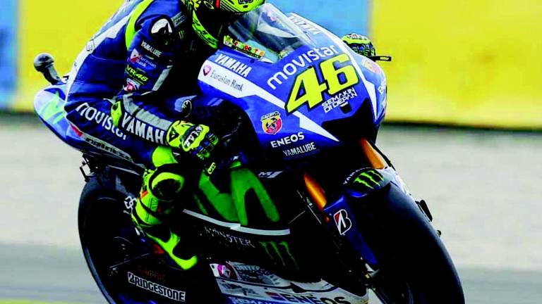 Valentino Rossi si difende con le unghie Valentino Rossi si difende con le unghie