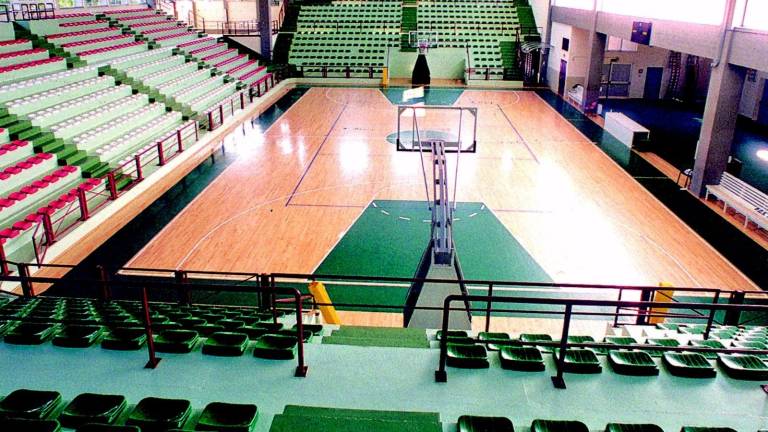 Maxi-rissa tra tifosi dopo la partita Maxi-rissa tra tifosi dopo la partita