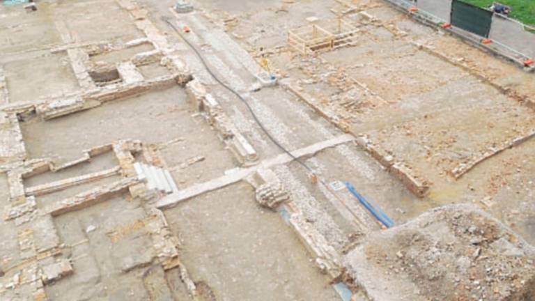Piazza della libertà: proseguono i lavori di tipo archeologico Piazza della libertà: proseguono i lavori di tipo archeologico