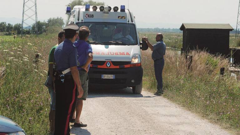Ha lottato per salvare il nipote ma è rimasto impigliato Ha lottato per salvare il nipote ma è rimasto impigliato