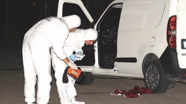 Sparò al rivale in amore, arrestato 25enne Sparò al rivale in amore, arrestato 25enne