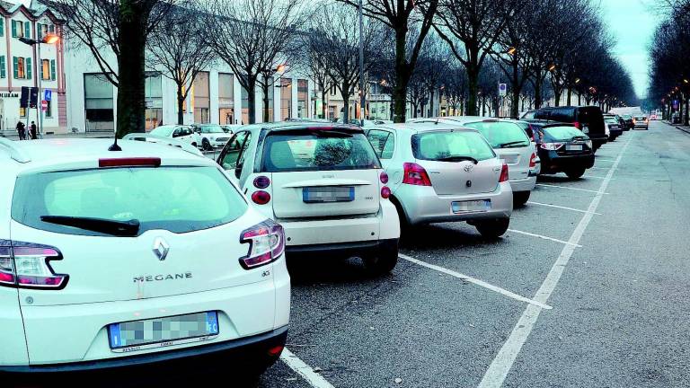 Sosta, entro il mese 423 posti a pagamento Sosta, entro il mese 423 posti a pagamento