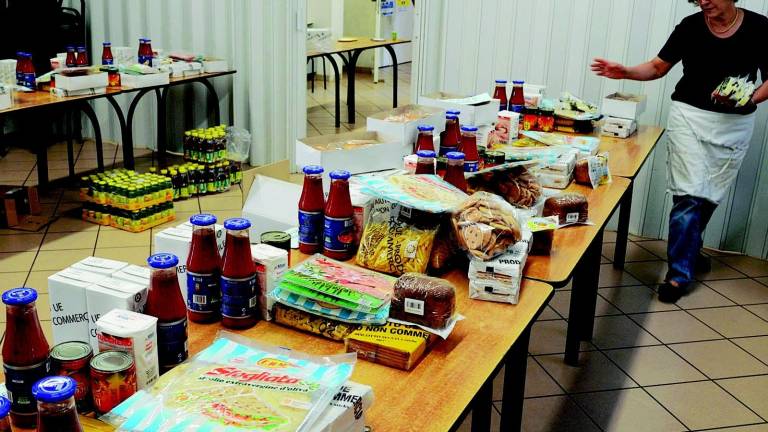 Emergenza povertà, la Caritas inventa le adozioni a vicinanza Emergenza povertà, la Caritas inventa le adozioni a vicinanza