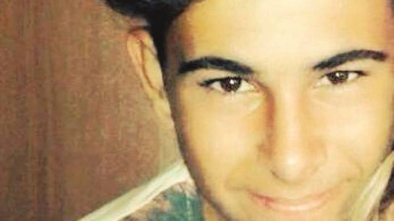 Ecstasy fatale al sedicenne Lamberto: amico pusher patteggia 2 anni e 6 mesi Ecstasy fatale al sedicenne Lamberto: amico pusher patteggia 2 anni e 6 mesi