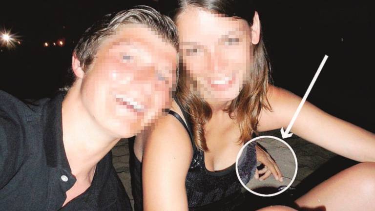 Ladro intrappolato nel selfie in spiaggia Ladro intrappolato nel selfie in spiaggia