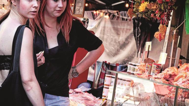 Partito il Mercato Europeo, ci sarà fino a domenica Partito il Mercato Europeo, ci sarà fino a domenica