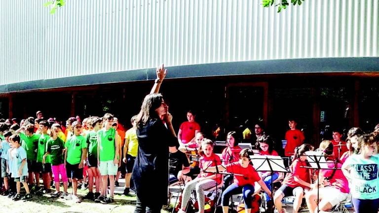 Una pensilina per proteggere gli studenti: idea del comitato dei genitori Una pensilina per proteggere gli studenti: idea del comitato dei genitori
